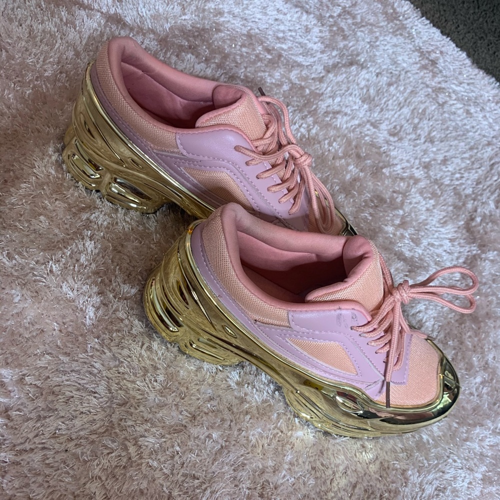 Sneakers - Gold Bottom